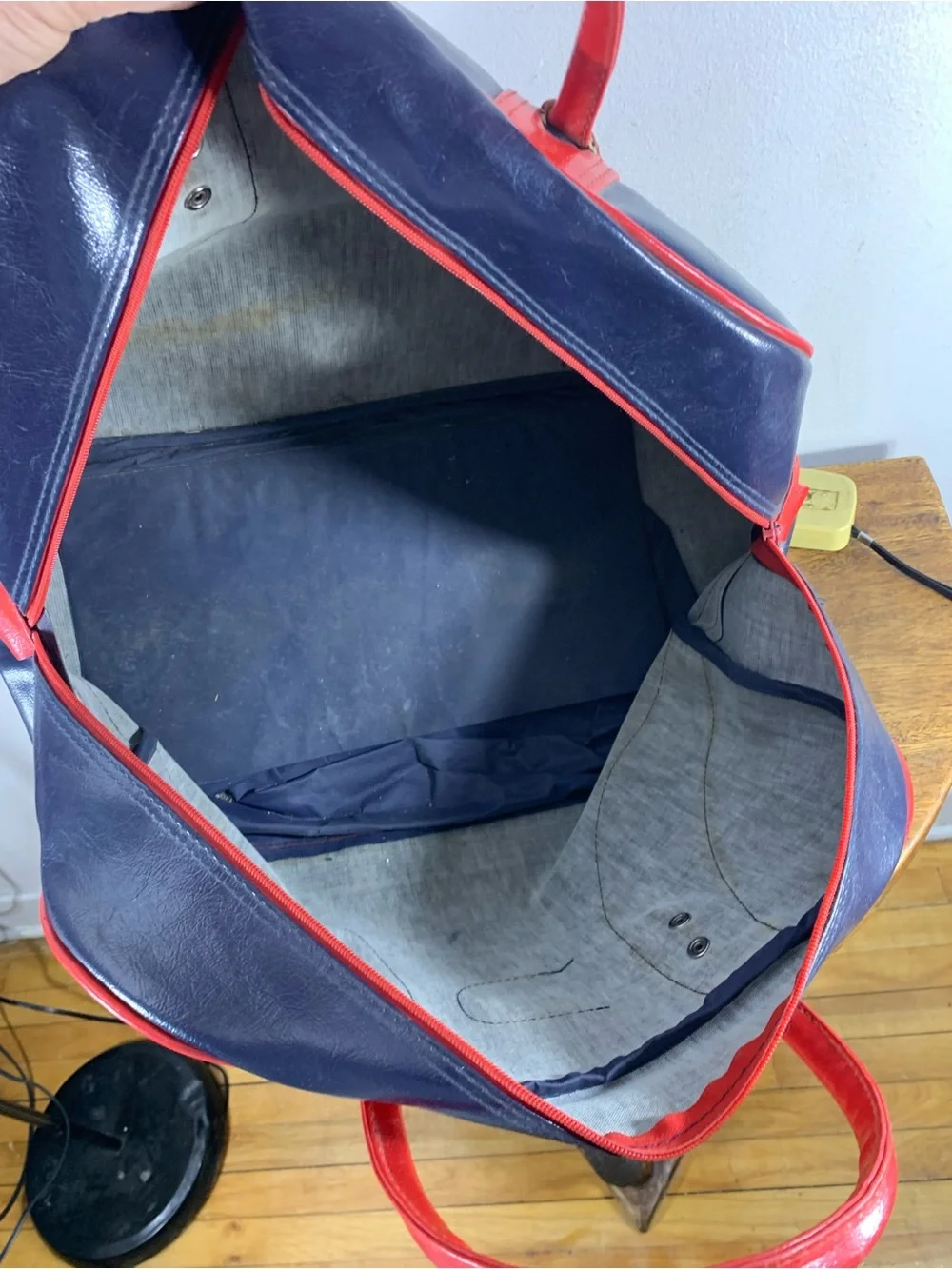 Large Vintage 70s gym soorts bag , weekender bowling duffle bag, unisex - Picture 13 of 13